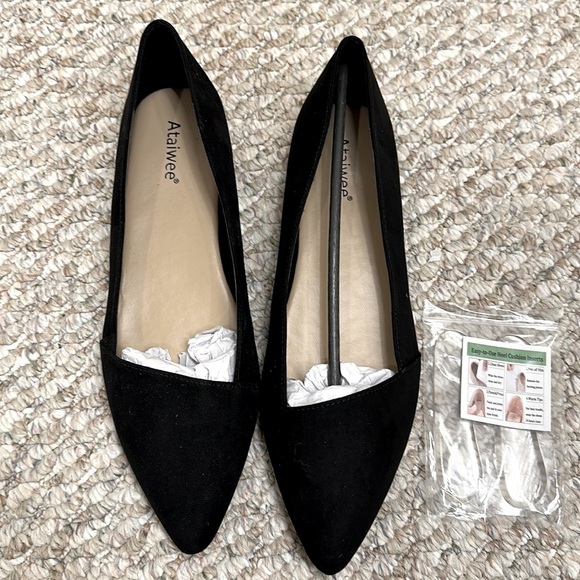 Ataiwee black velvet flats size 10 NWOT - Picture 1 of 8